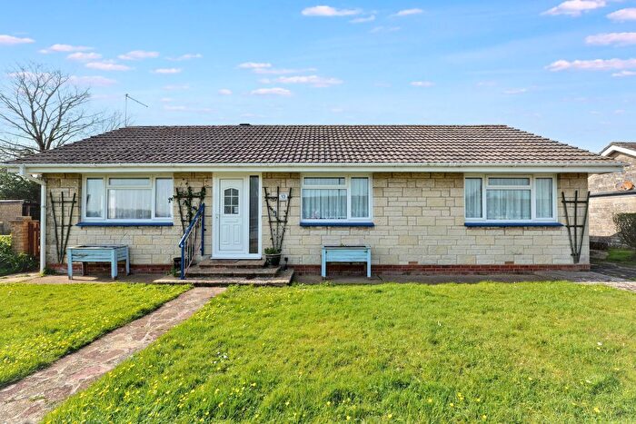 3 Bedroom Bungalow For Sale In Nicholas Close, Brading, Sandown, Isle Of Wight, PO36