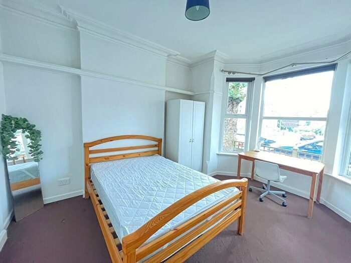 5 Bedroom Semi-Detached House To Rent In Lenton Boulevard, Nottingham, Nottinghamshire, NG7