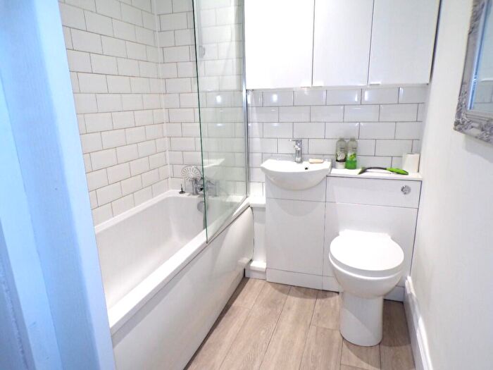 3 Bedroom Terraced House To Rent In New Road East, Portsmouth, Hampshire, PO2