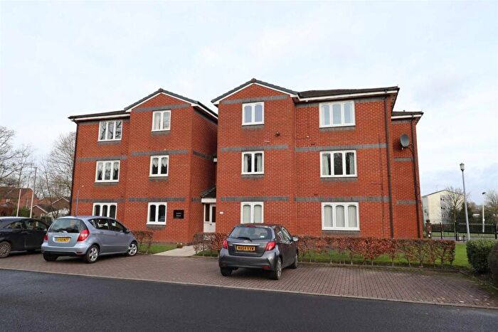 2 Bedroom Flat To Rent In Austen House, Keats Drive, SK10