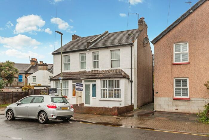 2 Bedroom Semi-Detached House To Rent In Aylesbury Road, Bromley, BR2