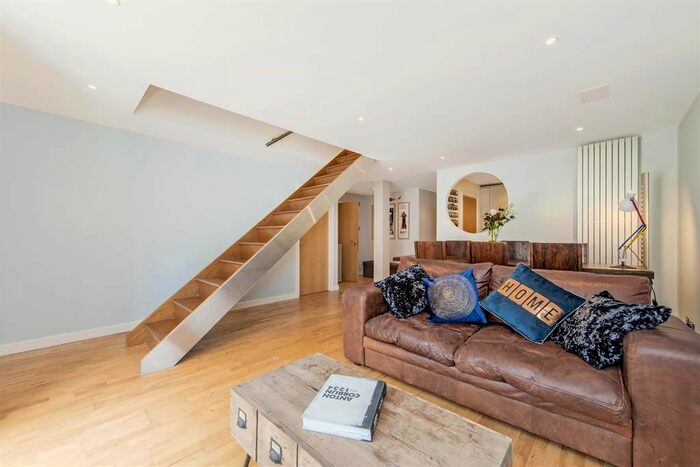 2 Bedroom Flat To Rent In Curtain Road, London, EC2A