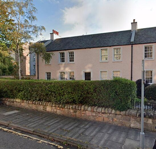 2 Bedroom Flat To Rent In Haddon Court, Edinburgh, Midlothian, EH8