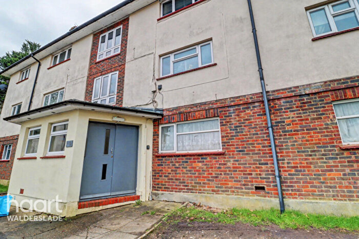 2 Bedroom Flat To Rent In Huckleberry Close, Chatham, ME5