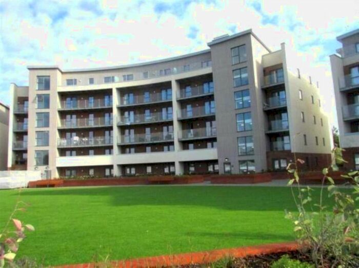 2 Bedroom Flat To Rent In Manor Way, Borehamwood, WD6