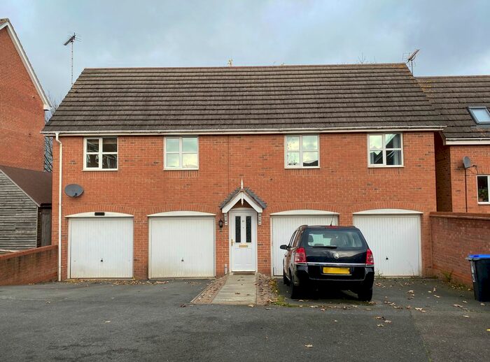2 Bedroom Detached House To Rent In Hanbury Close, Daventry, Northants, An., NN11