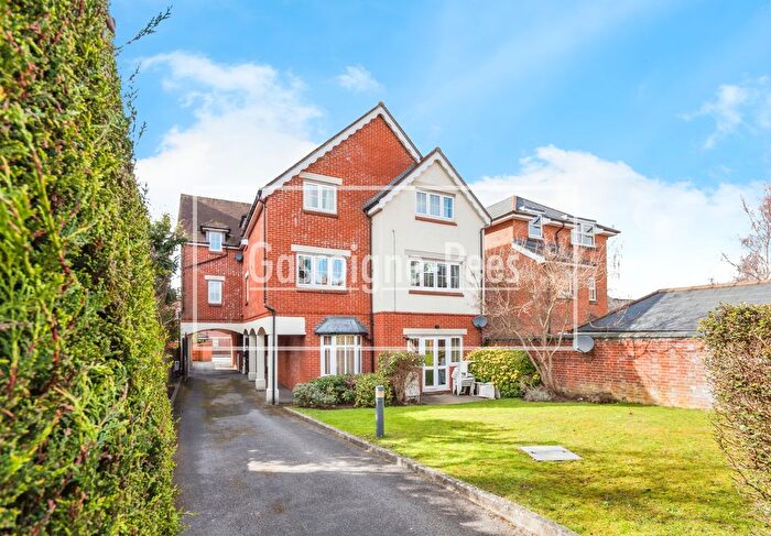 2 Bedroom Property To Rent In Stoke Road, Guildford, GU1