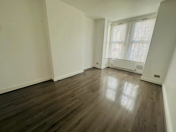 1 Bedroom Flat To Rent In Skeffington Road, East Ham, E6
