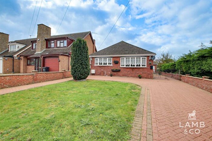 2 Bedroom Detached Bungalow For Sale In Jaywick Lane, Clacton-On-Sea, CO15