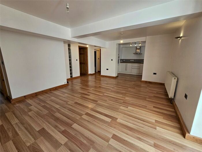 1 Bedroom Flat To Rent In Himbleton Road, Worcester, Worcestershire, WR2