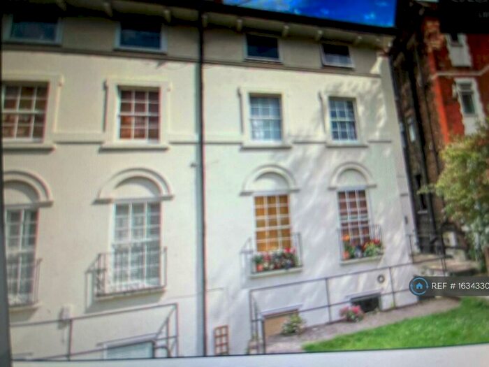 2 Bedroom Flat To Rent In Dartmouth Road, London, SE23