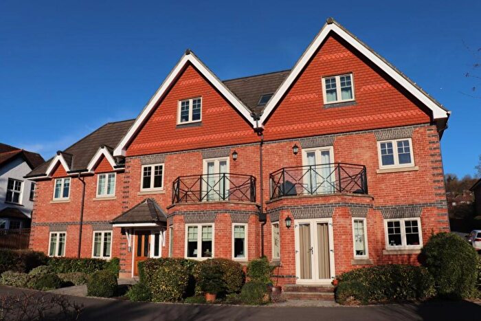 2 Bedroom Apartment To Rent In Templeside Gardens, High Wycombe, HP12