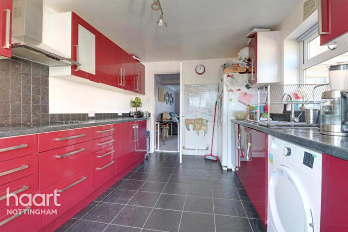 3 Bedroom Semi-Detached House To Rent In Broxtowe Drive, Nottingham, NG15