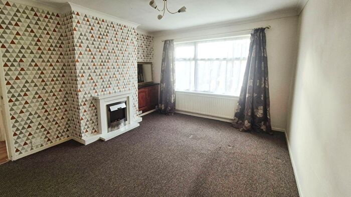 2 Bedroom Bungalow For Sale In Kingsfield Oval, Basford, Stoke-On-Trent, ST4