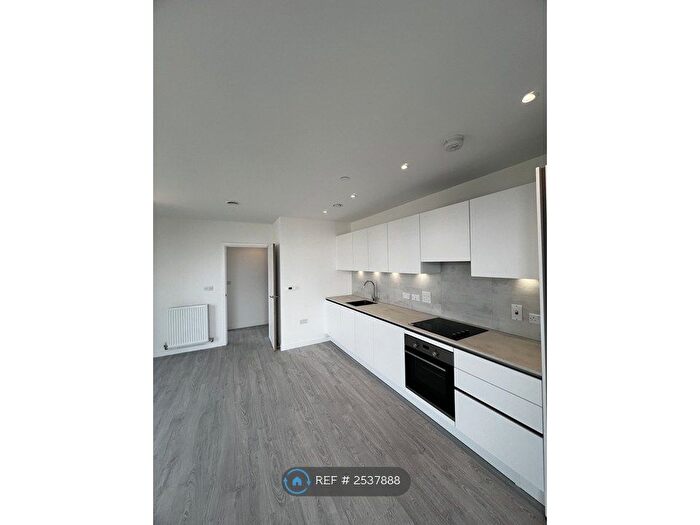 2 Bedroom Flat To Rent In London, London, UB3