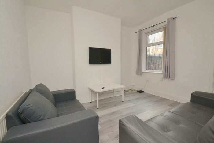 4 Bedroom Detached House To Rent In Norfolk Street, Salford, M6