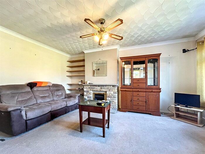 2 Bedroom Semi-Detached Bungalow For Sale In Swan Close, Aylsham, Norwich, NR11