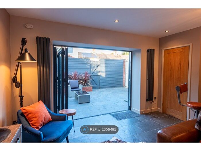 1 Bedroom Flat To Rent In Fairleigh Road, Cardiff, CF11