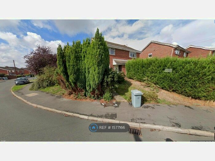 2 Bedroom Semi-Detached House To Rent In Chelmsford Drive, Grantham, NG31