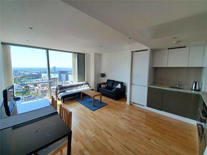 1 Bedroom Apartment To Rent In Marsh Wall, Canary Wharf, London, E14
