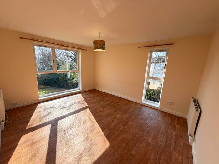 2 Bedroom Flat To Rent In Craigmount Hill, Edinburgh, EH4