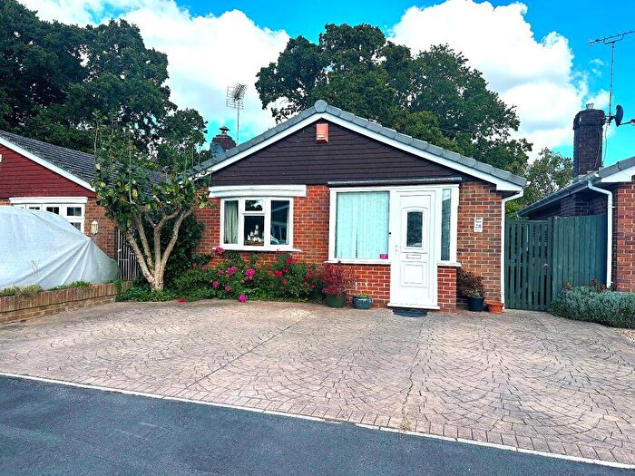 2 Bedroom Bungalow For Sale In Cormorant Drive, Hythe, SO45
