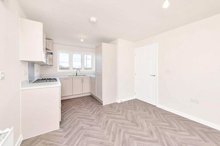 4 Bedroom Detached House For Sale In Fitzgerald Grove, Tattenhoe Park, MK4