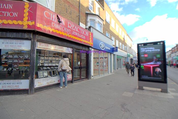 3 Bedroom Flat To Rent In High Street North, East Ham, E6