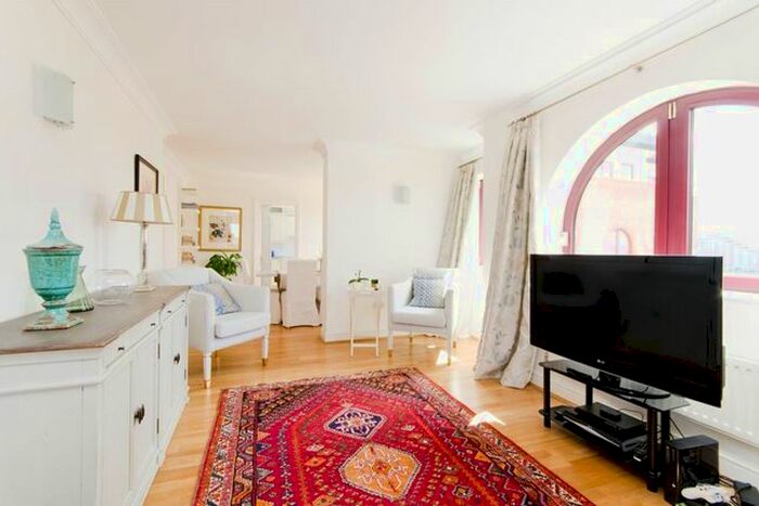 2 Bedroom Flat To Rent In Sailmakers Court, William Morris Way, Fulham, SW6