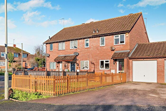 2 Bedroom End Of Terrace House For Sale In Coventry Close, Tewkesbury, GL20