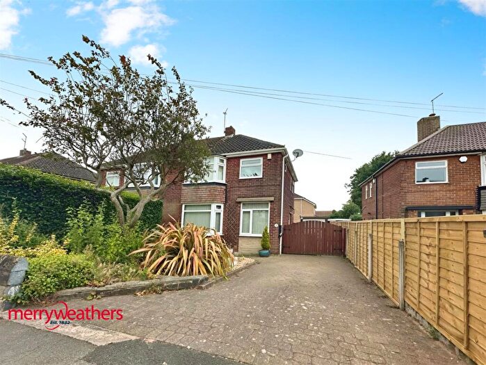 3 Bedroom Semi-Detached House To Rent In Lindum Drive, Wickersley, Rotherham, S66