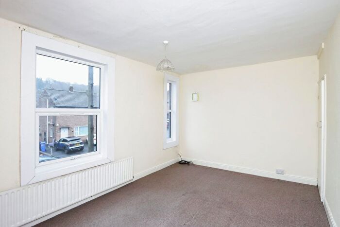 3 Bedroom Terraced House For Sale In Woodseats Road, Sheffield, South Yorkshire, S8