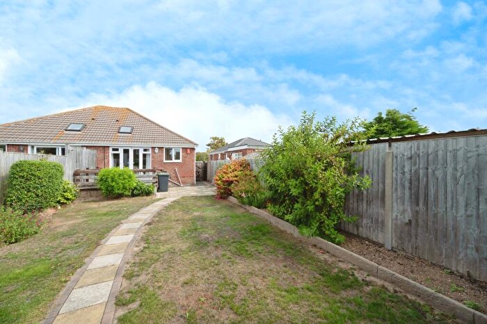 2 Bedroom Bungalow For Sale In Wheatlands Avenue, Hayling Island, Hampshire, PO11