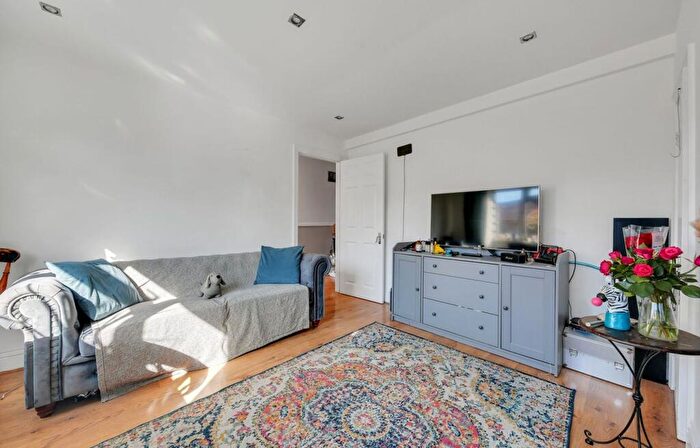 2 Bedroom Flat To Rent In Sullivan Avenue, London, E16