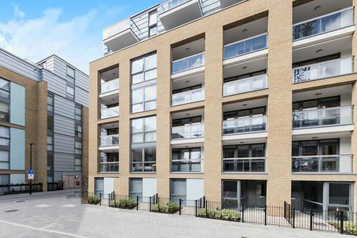1 Bedroom Flat To Rent In Packington Square, London, N1