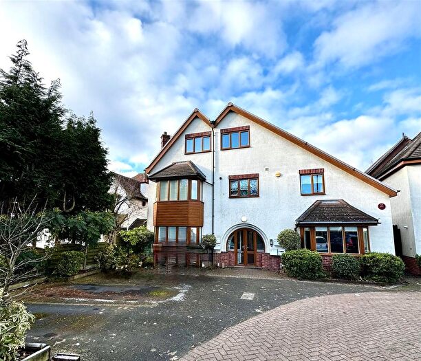 3 Bedroom Flat For Sale In Birmingham Road, Sutton Coldfield, B72