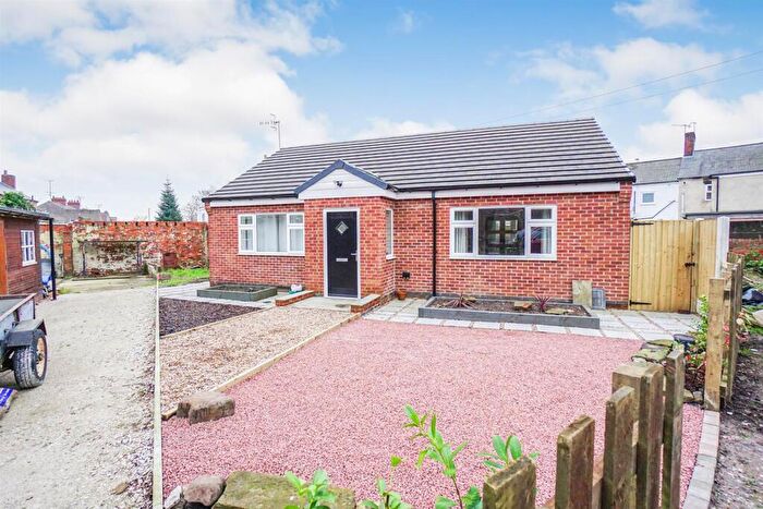 2 Bedroom Detached Bungalow For Sale In Old Road, Chesterfield, S40