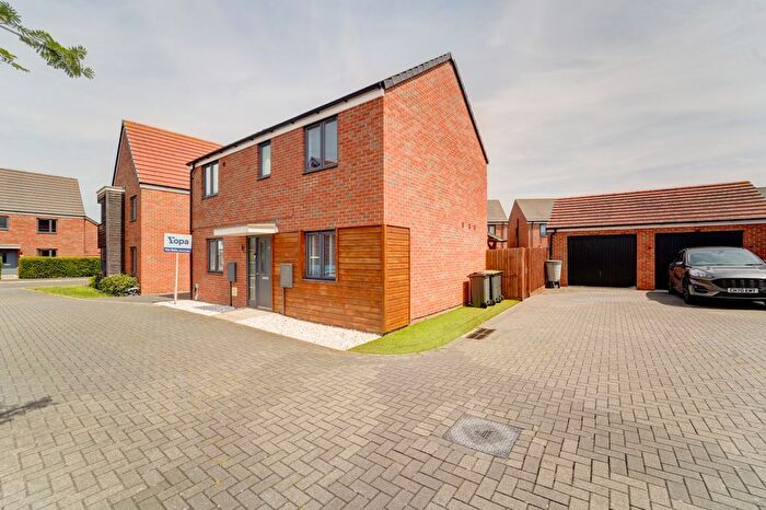3 Bedroom Detached House For Sale In Goff Place, Bedford, MK43