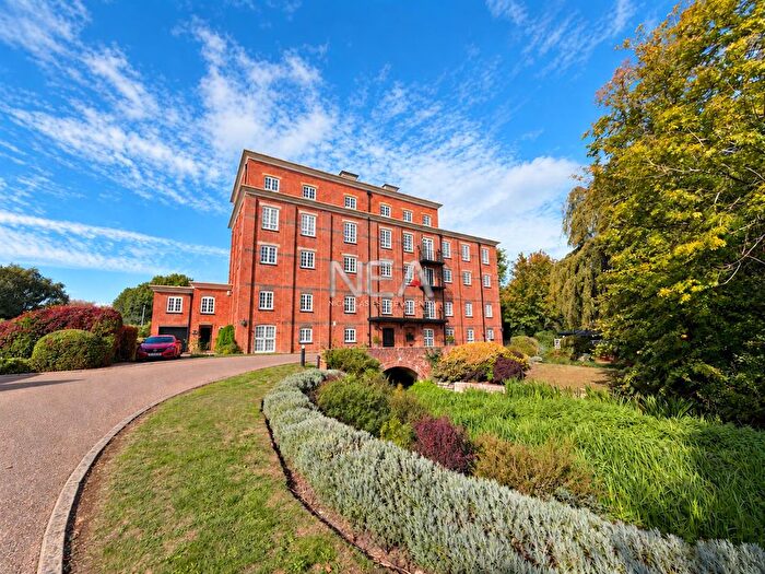 2 Bedroom Flat To Rent In Burghfield Mill, Burghfield, Reading, RG30