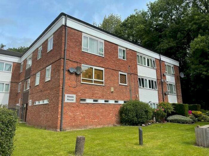 Flats for sale in Parkview Drive, L27, Merseyside