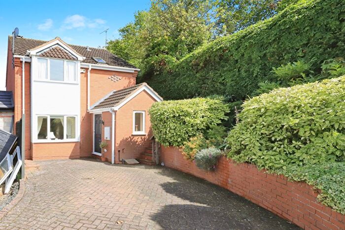 3 Bedroom Detached House For Sale In Cherry Close, Bewdley, DY12