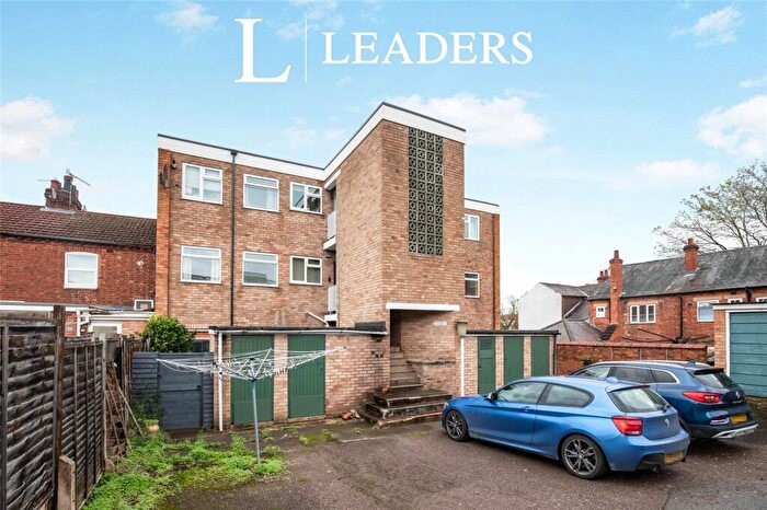 2 Bedroom Apartment For Sale In Heralds Court, Humphris Street, CV34