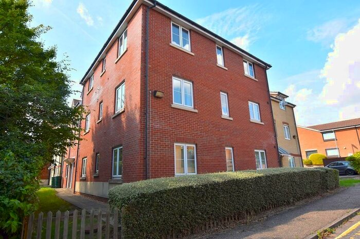 2 Bedroom Apartment To Rent In Manse Gardens, Great Dunmow, CM6