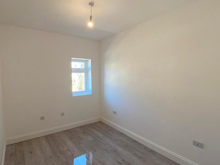 1 Bedroom Flat To Rent In Henry Road, Southampton, SO15