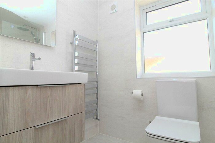 2 Bedroom Apartment To Rent In Kidderminster Road, Croydon, CR0