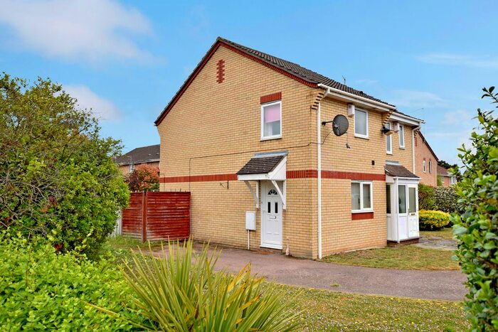2 Bedroom Semi-Detached House To Rent In Thistle Close, Thetford, IP24