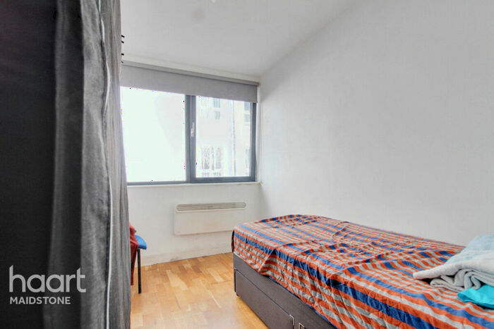 2 Bedroom Apartment For Sale In Fairmeadow, Maidstone, ME14