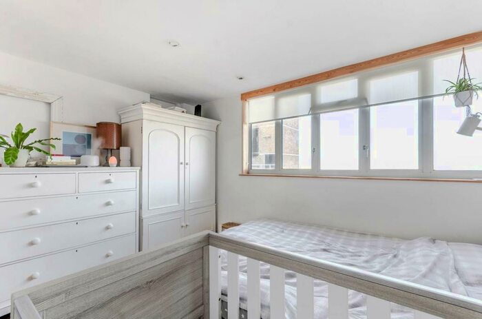 1 Bedroom Flat To Rent In Overhill Road, East Dulwich, London, SE22