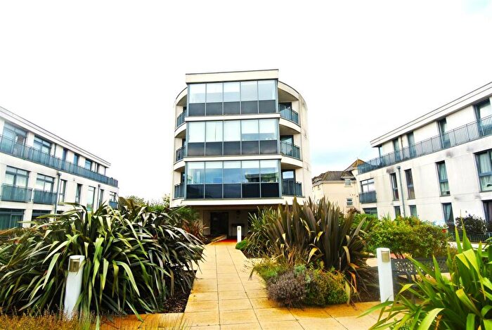 2 Bedroom Apartment To Rent In Chertsey, KT16