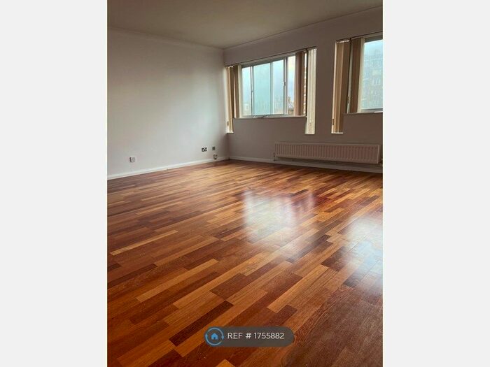 2 Bedroom Flat To Rent In Victoria Court, Hove, BN3